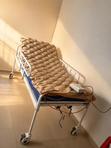 Cama Hospitalar Dellamed Completa - R$ 2.500