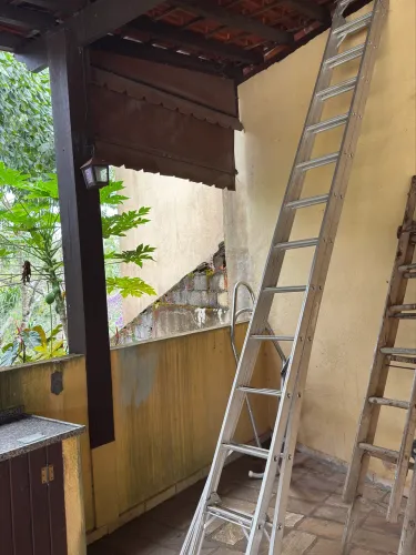 Escada de alumínio 