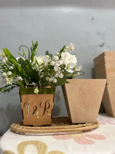 Vasos MDF para arranjo de mesa