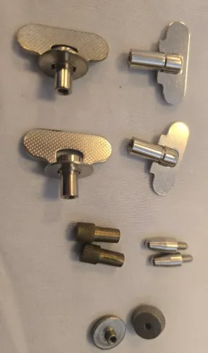 Conjunto de peças usadas para despertadores antigos Junghnas e outros