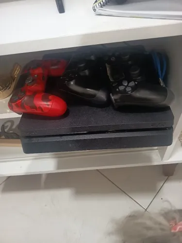 PS 4 1T