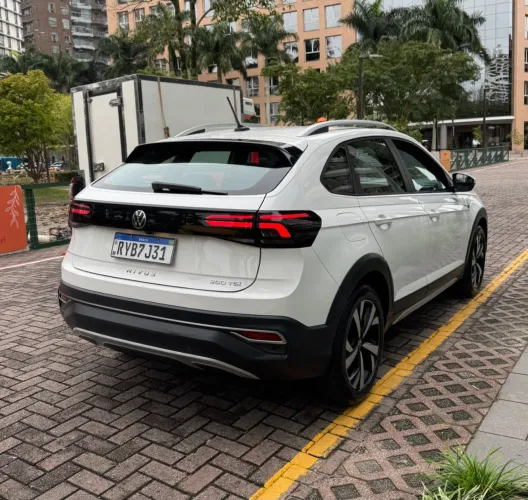 Volkswagen Nivus Highline 1.0 200 TSI Flex AUT 2023