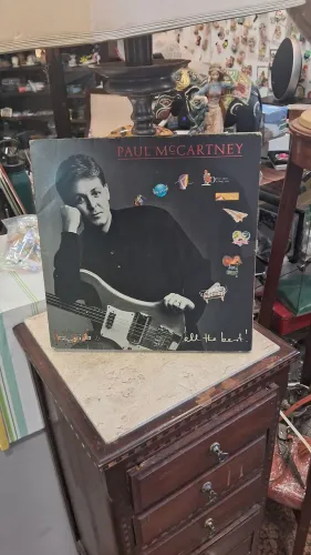 vinil do álbum "All the Best!" de Paul McCartney. 