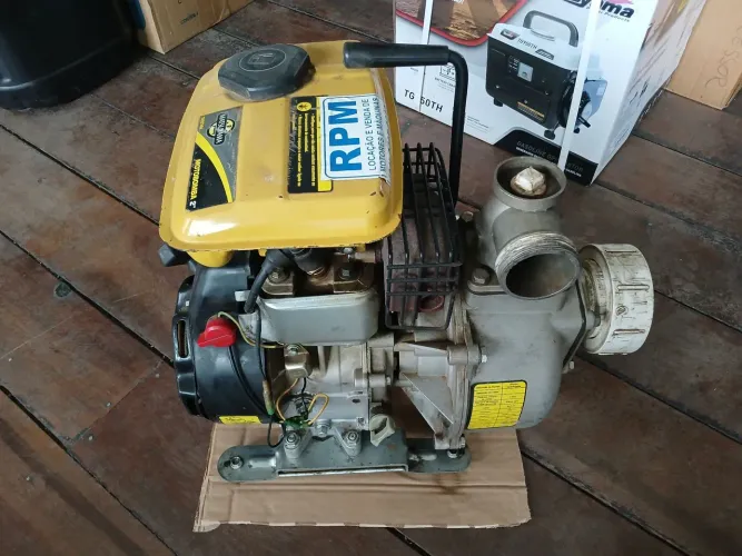 Motobomba A gasolina 2 polegadas Matsuyama semi nova