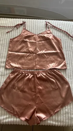 pijama rosa de cetim