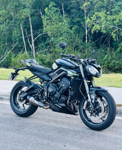 TRIUMPH STREET TRIPLE 765 RS