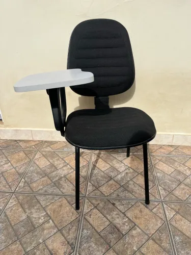 Cadeira Universitária Preta com Braço
