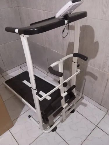 Vendo esteira de caminhada, não eletrônica. Em bom estado, pouco usada, boa !
