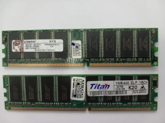 Kit com 14 Placas de Memória DDR1 de 256, 512 e 1 Gb - Usadas