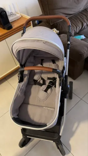 Carrinho de bebê em perfeito estado, só precisa ser lavado