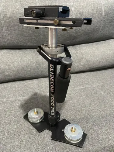 Glidecam 2000 Pro, estabilizador mecânico profissional, funcionando perfeitamente.