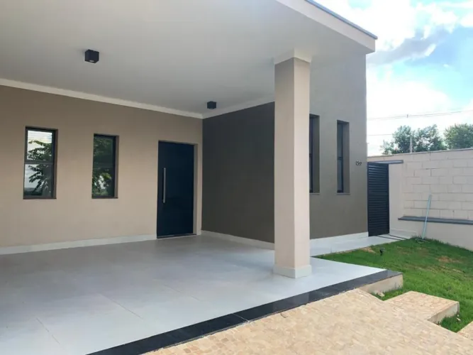 Casa moderna no Cond Terras de Santa Martha | Só aqui na Imobiliária Rosa e Rangel