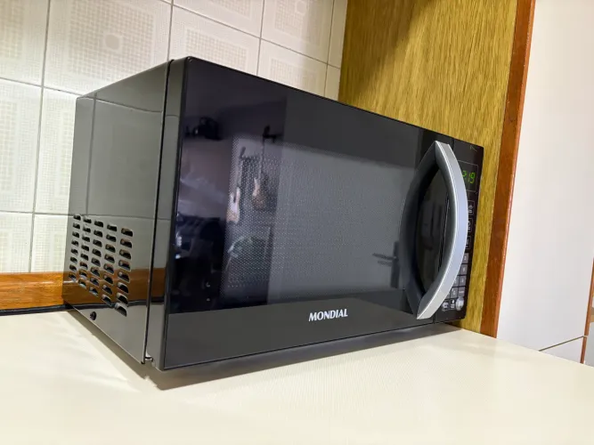 Microondas Mondial Seminovo Preto 1400W