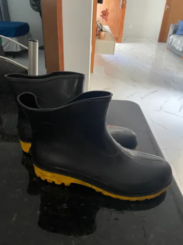 BOTA DE BORRACHA CANO CURTO!!