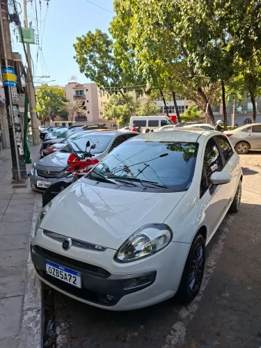 Fiat Punto Essence 1.6 Flex 16V 5P 2014
