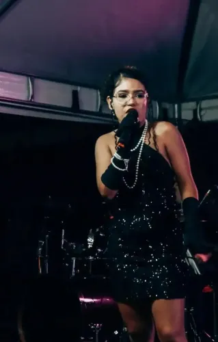Música ao vivo, conheça esta história.