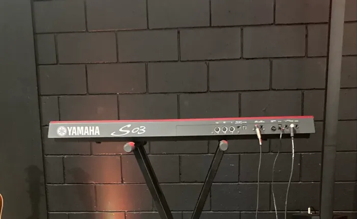 Sintetizador Yamaha S03