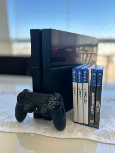PlayStation (PS4) Fat 500GB Usado + 5 Jogos + Controles + Cabos