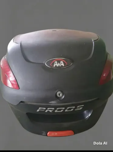 Vendo baú 41 litros 
