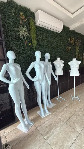 Manequins