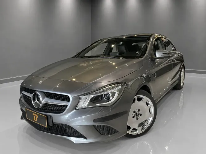 Mercedes-Benz CLA-200 Urban 1.6 TB 16v/flex Aut. 2015