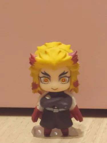 Action Figure Demon Slayer Rengoku Kyojuro mini figure importada do Japão