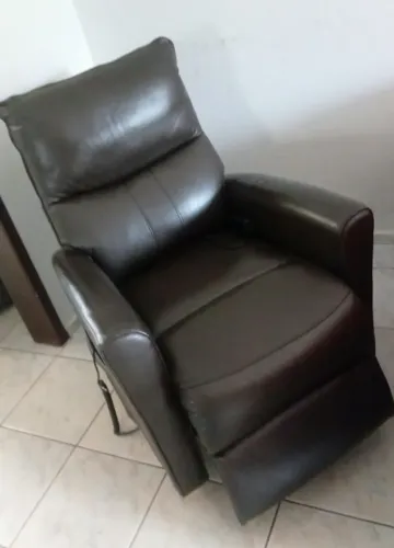 Poltrona do Papai Elétrica Reclinável com Elevação (Lift) - Couro Café
