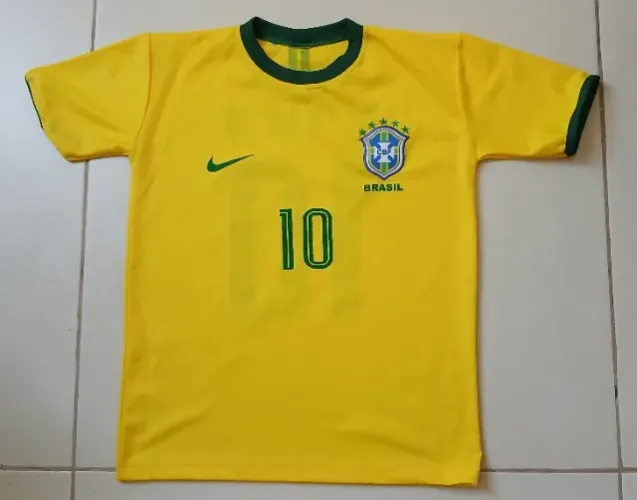 Camisa Brasil Nike Neymar seminova- tamanho 6 anos