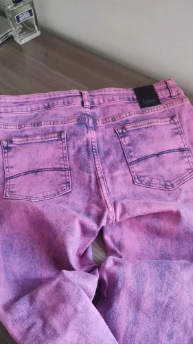 Calça jeans rosa