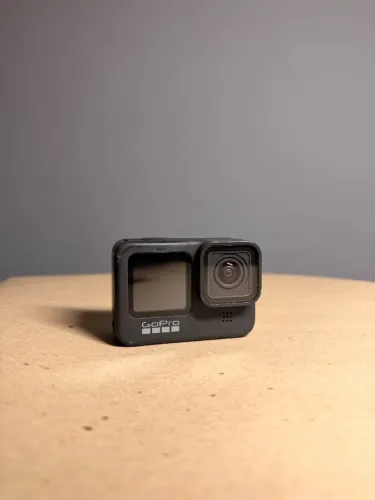 GoPro Hero 9 Black - Vídeo 5K e Fotos 20MP (Excelente Estado)