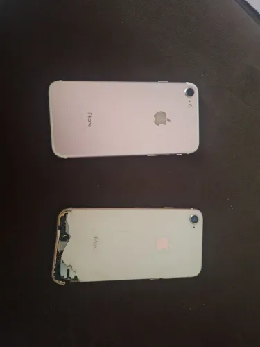 Iphone 7 e 8 para retidas de peças ou concerto.