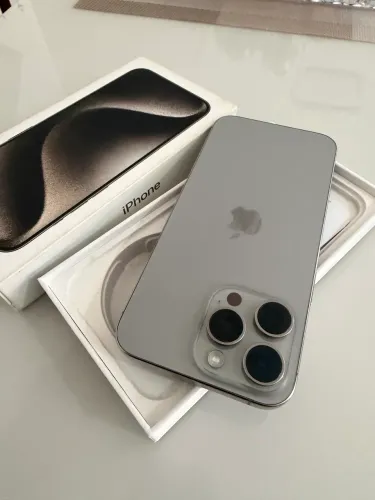iPhone 15 pro Max 256GB, titânio natural