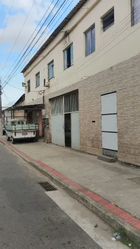 Vendo área de 1000m² com benfeitorias,.