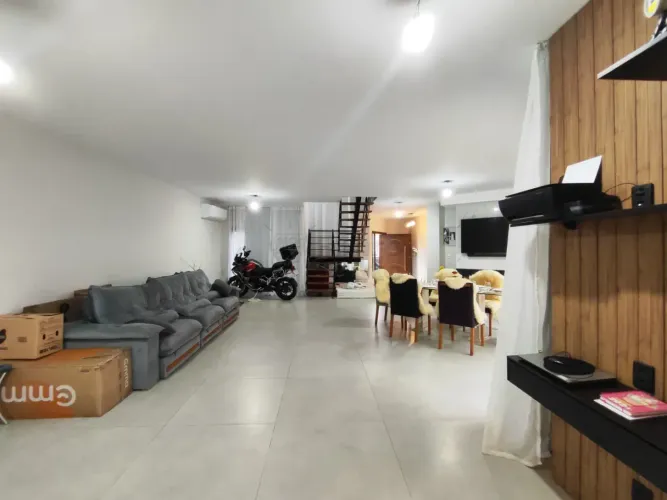 Imóvel a venda de alto padrão no Laranjal.