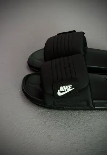 CHINELA NIKE ADJUST PRETO