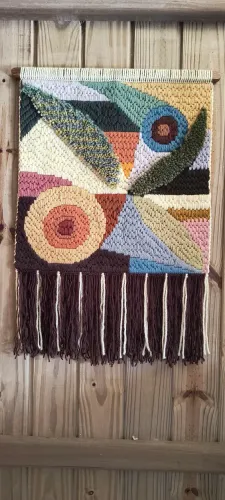 Lindo quadro em tapeçaria, tela bordado a mão; SELVA!