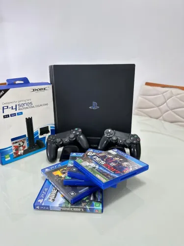 Playstation4 Pro com Cooling Stand