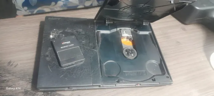 PlayStation 2 Slim Conservado + Adaptador HDMI + 10 Jogos (Aceito Propostas)