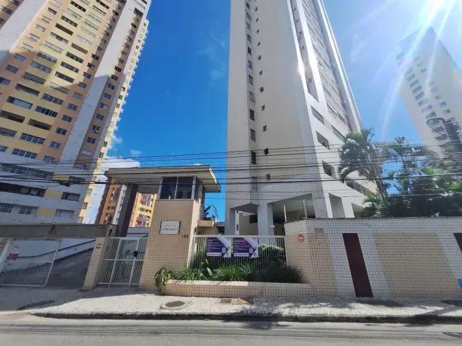 Apartamento andar alto, muito ventilado nascente total. Próximo a Avenida Aguanabi