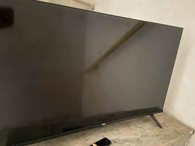 2 TELEVISÕES SMART TV - Leia a legenda 