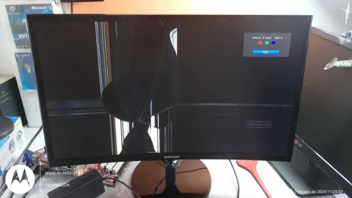 Monitor Curvo Samsung 24" tela Defeito.
