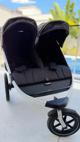 Carrinho de bebê para gêmeos thule urban glide doublé 