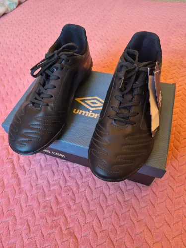 Chuteira umbro society tamanho 40
