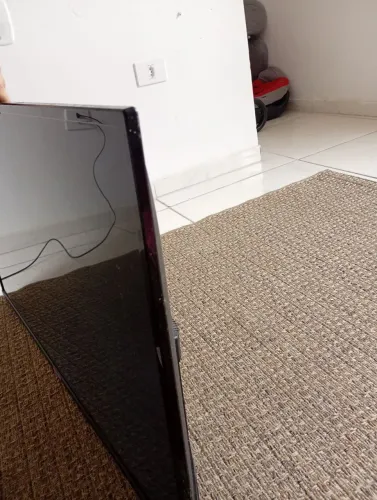 Televisão tcl 42 polegadas quebrou a tela