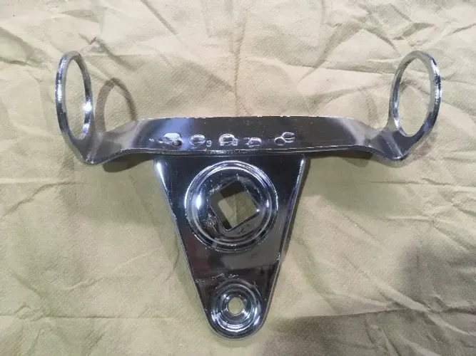 Suporte do farol Suzuki Intruder 250 original 