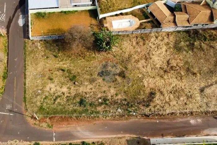 Terreno á venda no Condomínio Residencial Vale do Ouro no Vila Nova em São Sebastião do Pa