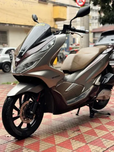 Honda PCX 150 DLX ABS, 2022/2022, 24.504 km, único dono desde zero km. Uso urbano em BH.