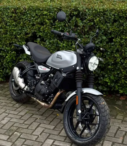 Guerrilla Smoke Silver 450cc - Amanda