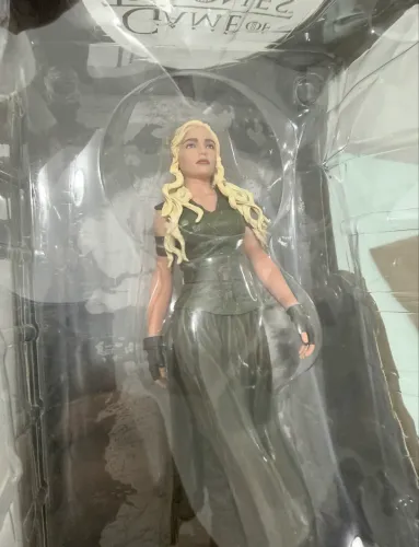 daenerys targaryen dark horse