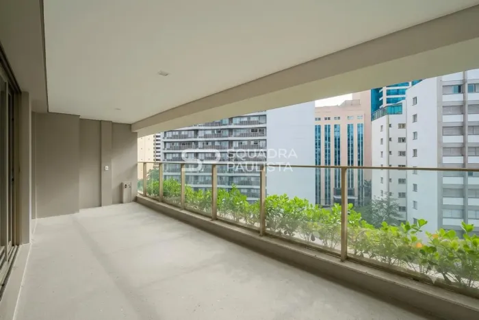 Apartamento com 149 m², 3 quartos sendo 3 suítes à venda no bairro Moema.
